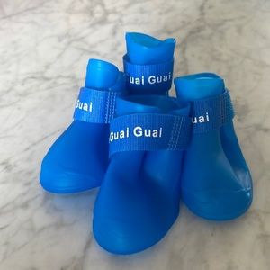 Environmentally friendly dog rain shoes. Large, available in other colors.